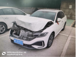 一台4S店修复后整车、大众朗逸