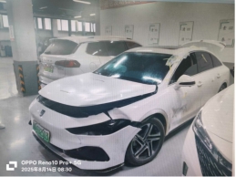 一台4S店修复后整车、荣威D7