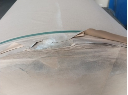 一批水湿受损的再生牛卡纸42.204吨