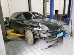 一台4S店修复后整车、大众