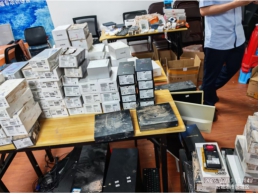 一批受损的手机及配件（详见清单）