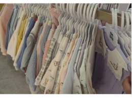 一批受损的衣服73件